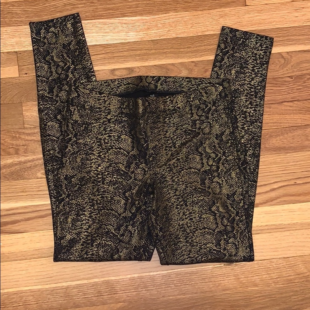 Snake print leggings